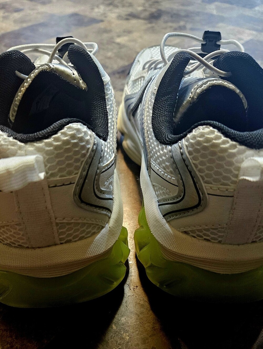AVIA Women's GEL Bungee Sneakers, Size 7. - Picture 4 of 6